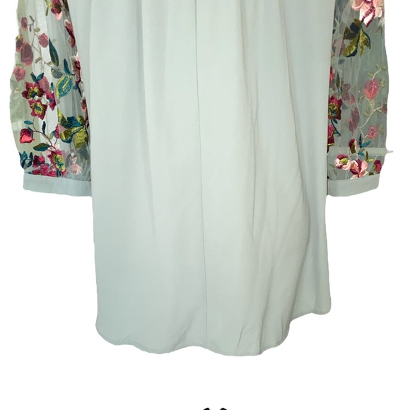 Umgee Embroidered Floral Semi-sheer Mesh Sleeve Top in Dusty Mint - S - Picture 9 of 14